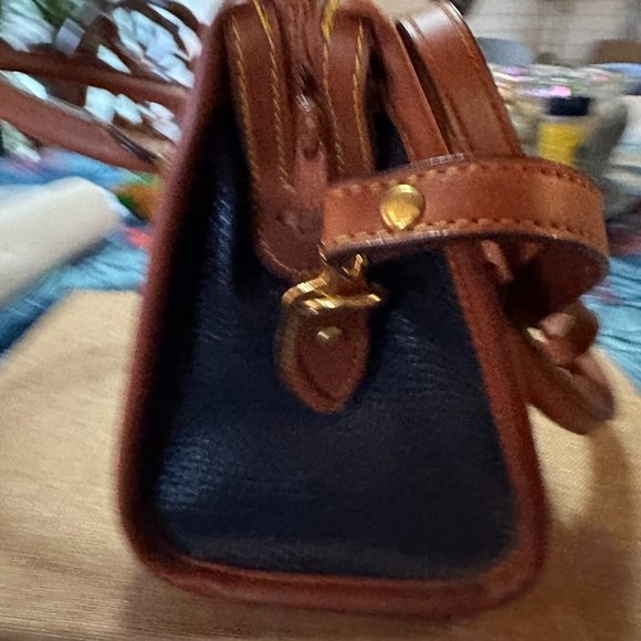 Dooney & Bourke Hand bag with Shoulder strap - Picture 3 of 4